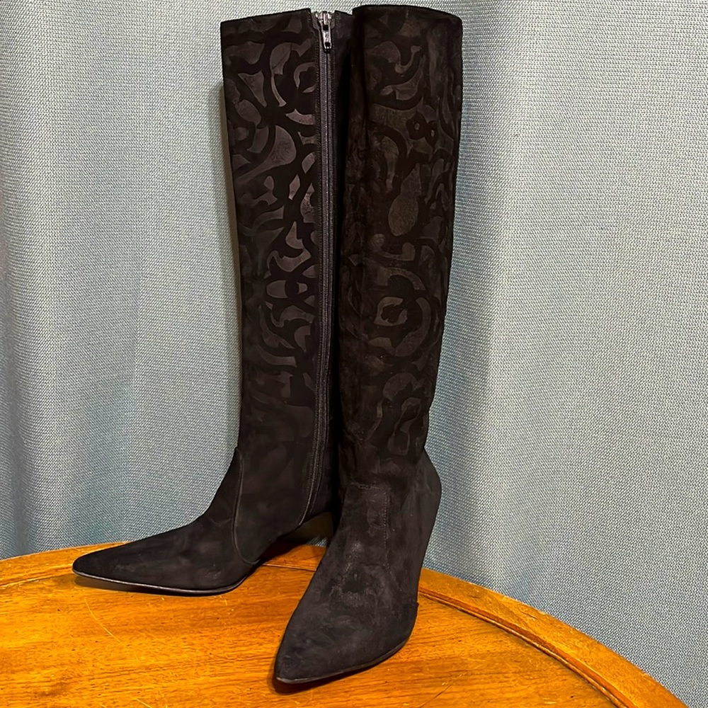 Cole Haan City Black Suede Floral Patterned Heeled Boots size 5 1/2 B Italy